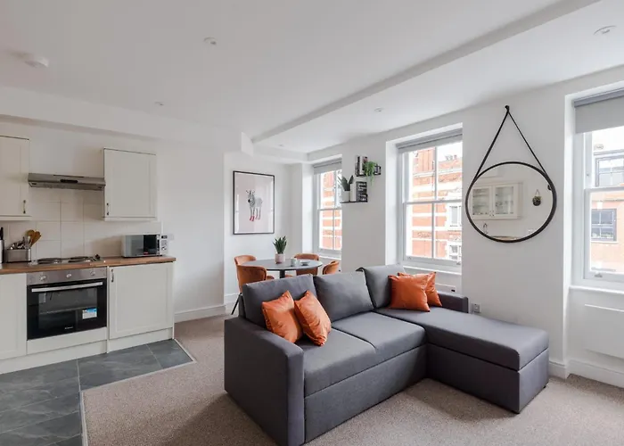 The Vanity Affair - Fitzrovia - By Frankie Says