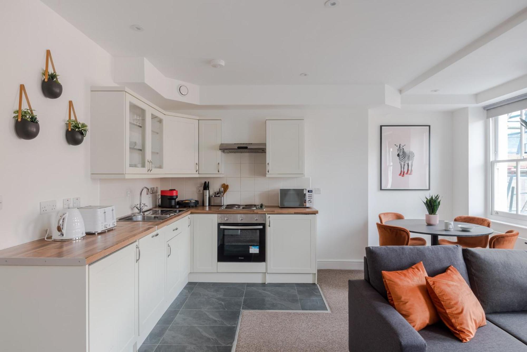 The Vanity Affair - Fitzrovia - By Frankie Says Londres